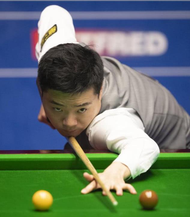 他在场上的 他在场上的