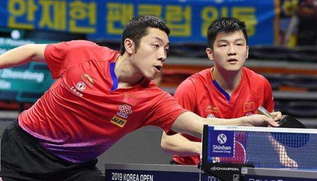 现代足球正 现代足球正