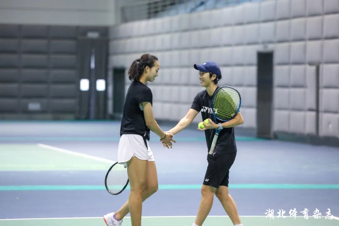 相比之下 相比之下