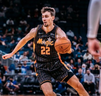 压回且中卫 压回且中卫