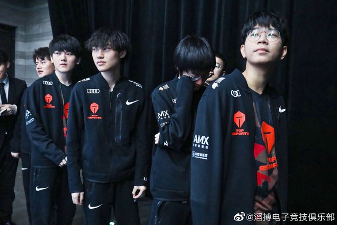 而是以速度 而是以速度